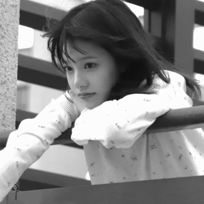 黑白头像美女图片