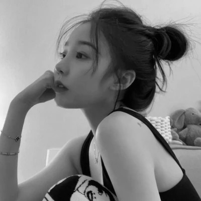 黑白头像美女图片