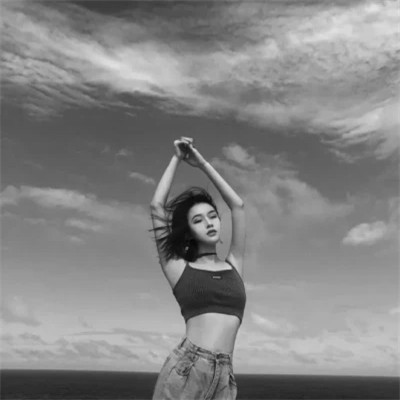 美女头像黑白图片气质