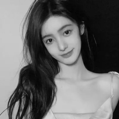 美女头像黑白图片气质