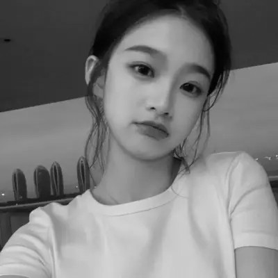 美女头像黑白图片气质