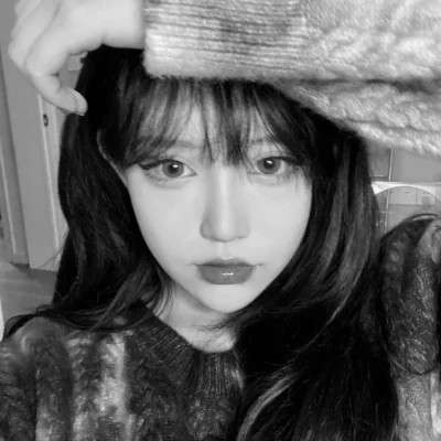 美女头像黑白图片气质