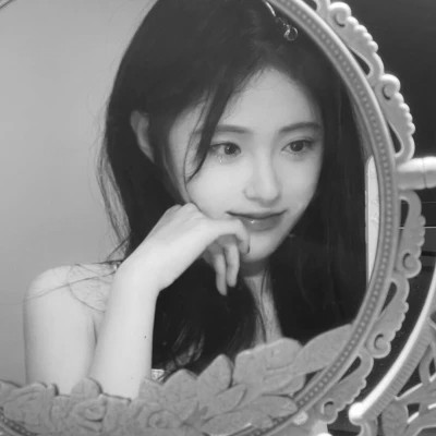 美女头像黑白图片气质