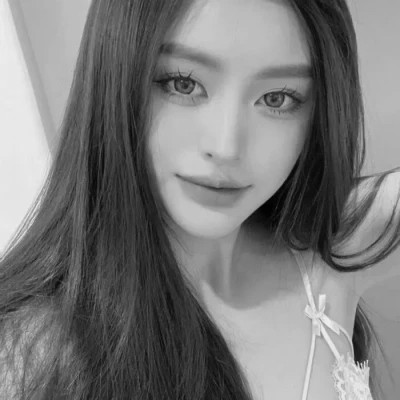 美女头像黑白图片气质