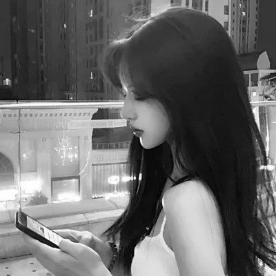 美女头像黑白图片气质