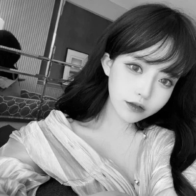 美女头像黑白图片气质