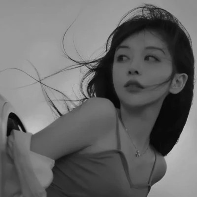 美女头像黑白图片气质