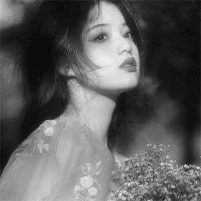 美女头像黑白图片气质