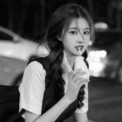美女头像黑白图片气质