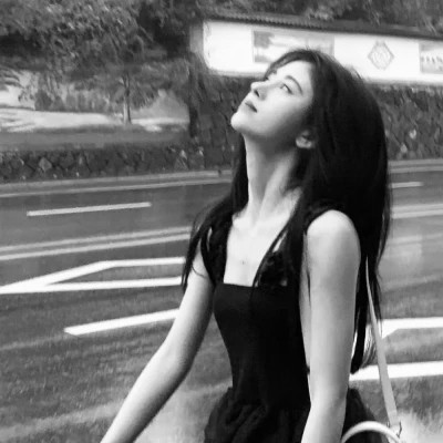 美女头像黑白图片气质