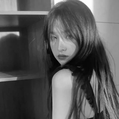 美女头像黑白图片气质