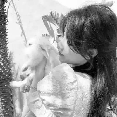 美女头像黑白图片气质