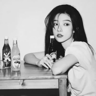 美女头像黑白图片气质