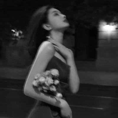 qq头像美女头像黑白