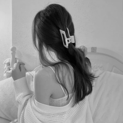 qq头像美女头像黑白