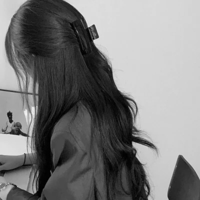 qq头像美女头像黑白