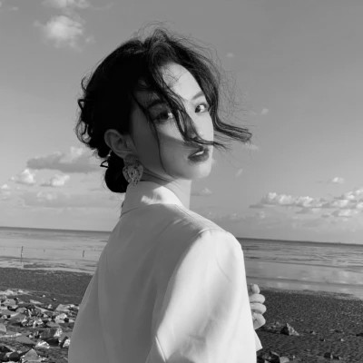 qq头像美女头像黑白