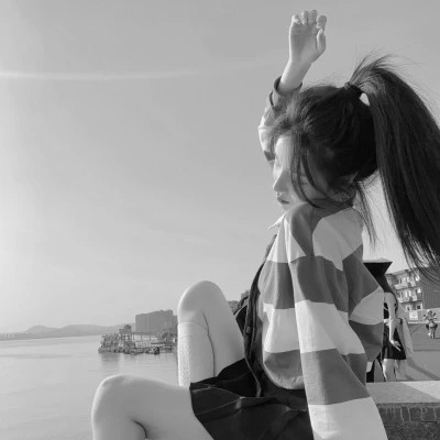 qq头像美女头像黑白