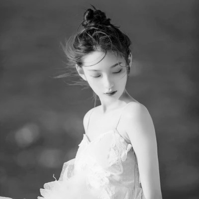 qq头像美女头像黑白