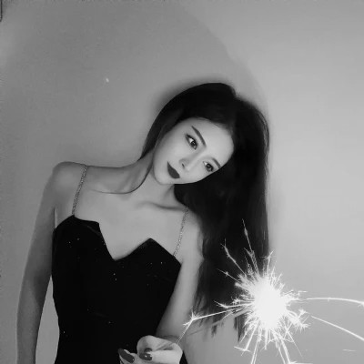 qq头像美女头像黑白