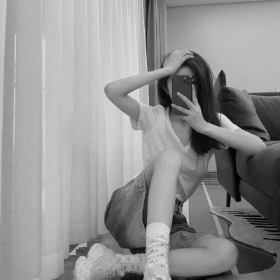 qq头像美女头像黑白