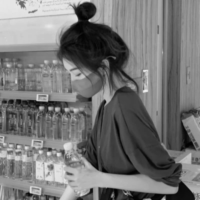 qq头像美女头像黑白