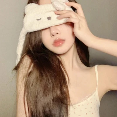 图片壁纸2025最火女生头像