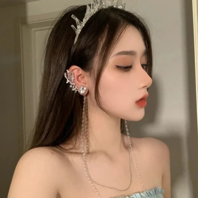图片壁纸2025最火女生头像