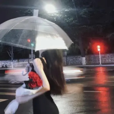 图片壁纸2025最火女生头像