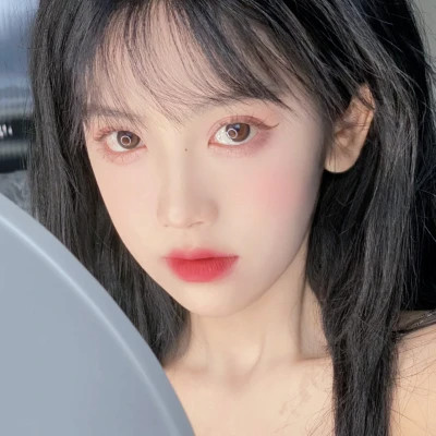 图片壁纸2025最火女生头像