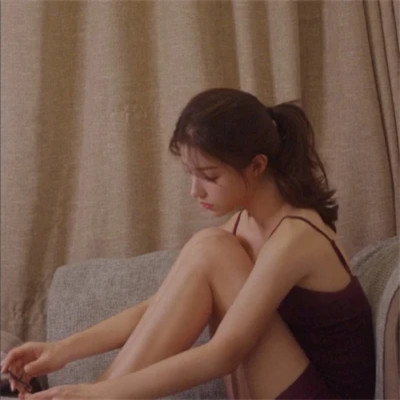 图片壁纸2025最火女生头像