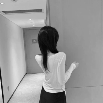 黑白现代美女头像