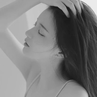 黑白现代美女头像