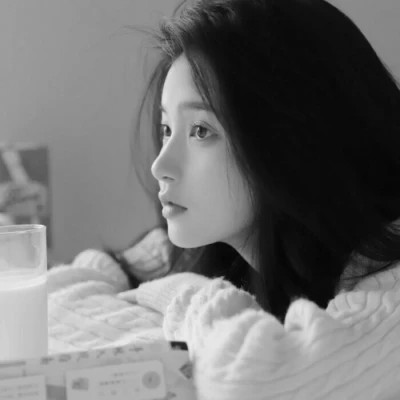黑白现代美女头像