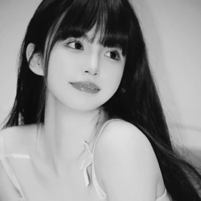 黑白现代美女头像