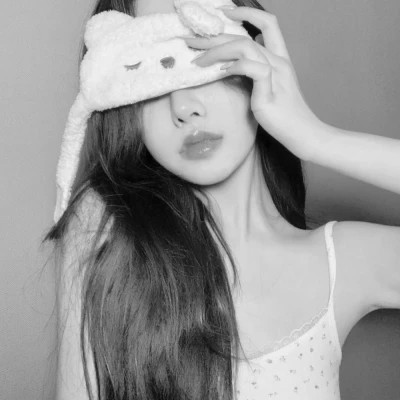 黑白现代美女头像