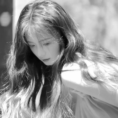 黑白现代美女头像