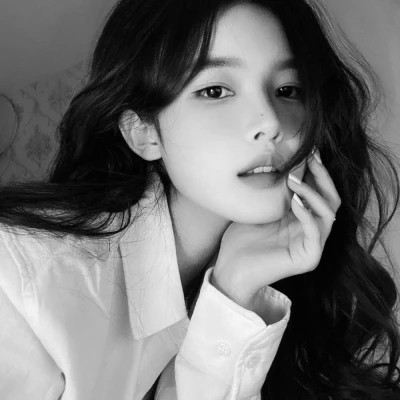 黑白现代美女头像