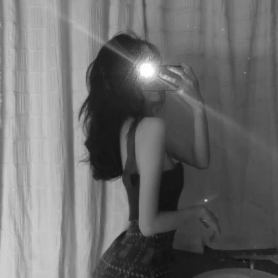黑白现代美女头像