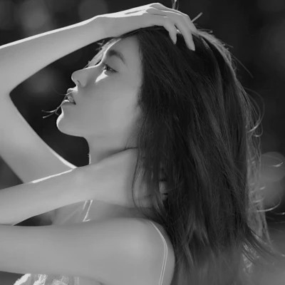 黑白现代美女头像