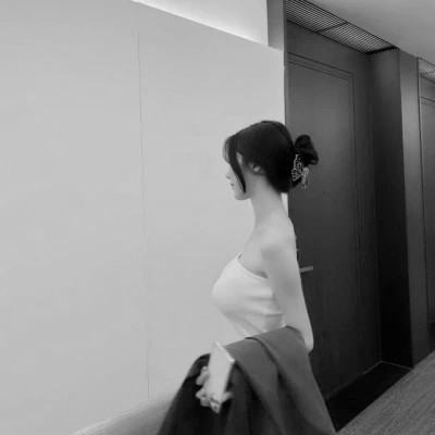 黑白现代美女头像