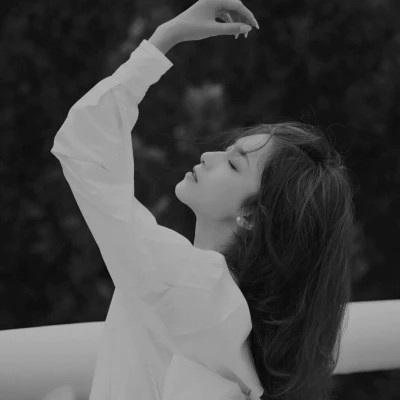 黑白现代美女头像