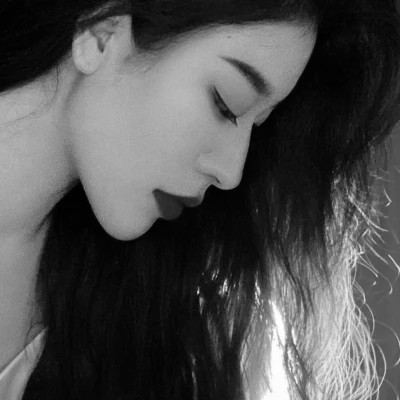 黑白现代美女头像