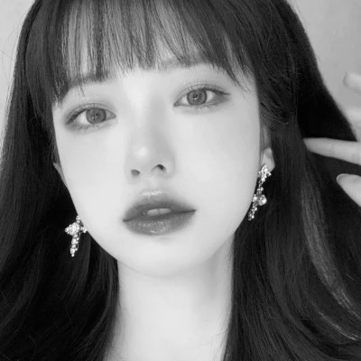 黑白现代美女头像