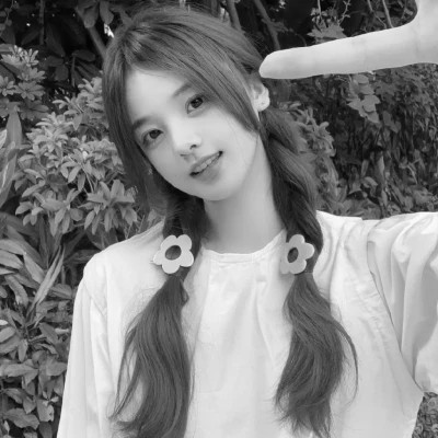 黑白现代美女头像