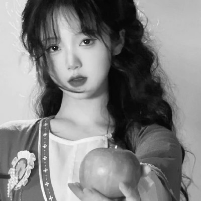 黑白现代美女头像