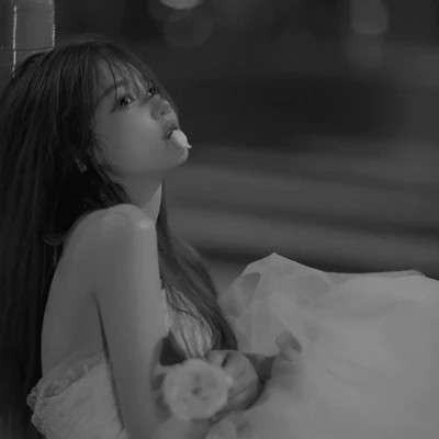 黑白现代美女头像