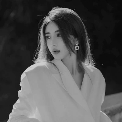 黑白现代美女头像