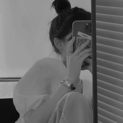 黑白现代美女头像