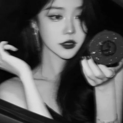 黑白现代美女头像